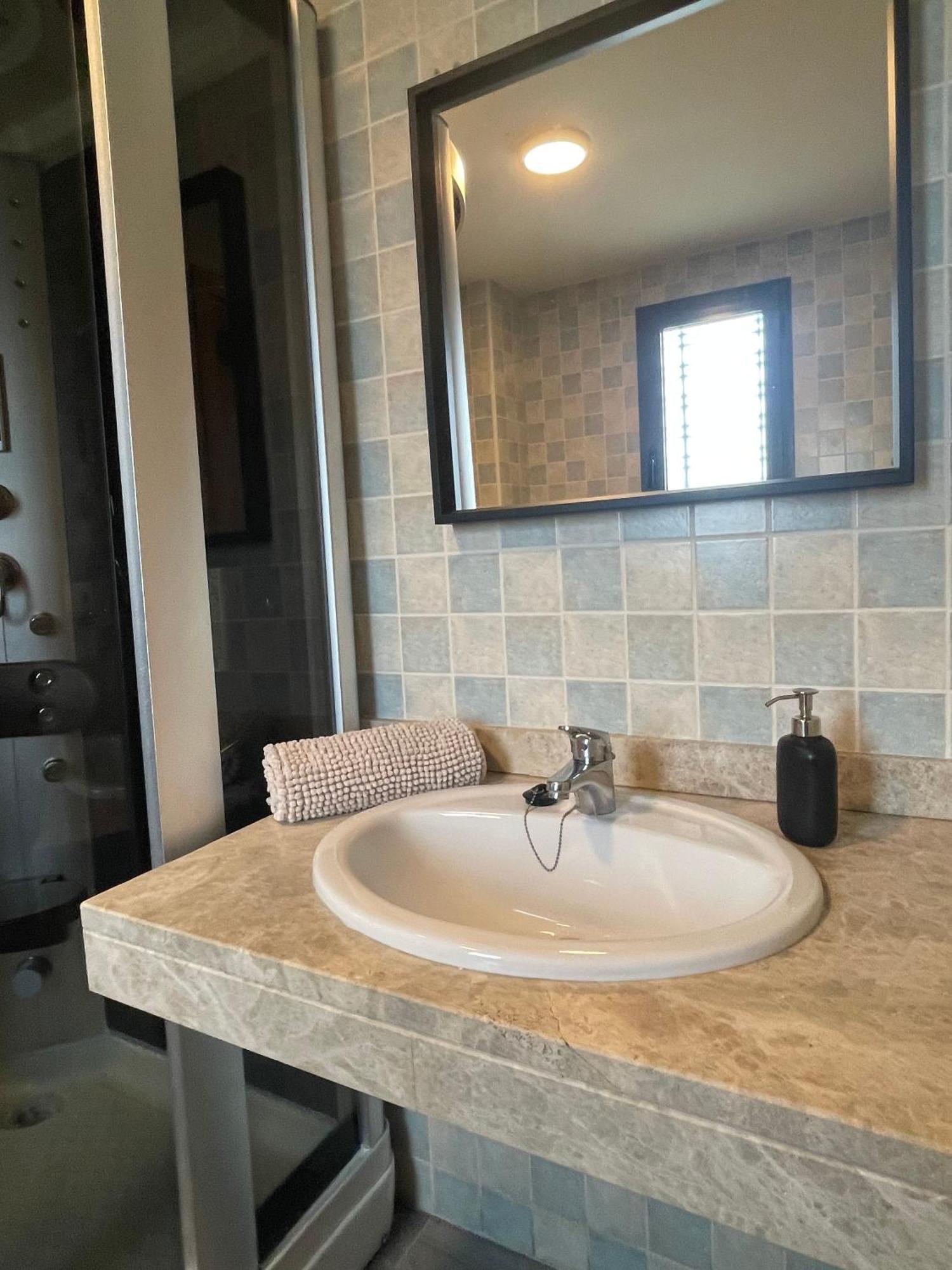 Stelarium-Suite Con Bano Privado En Casa Compartida-Uebica2 Майрена-дель-Альхарафе Экстерьер фото
